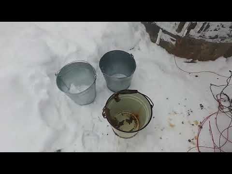 Видео: Утонуло ведро - достаю магнитом. Сокровища на дне колодца