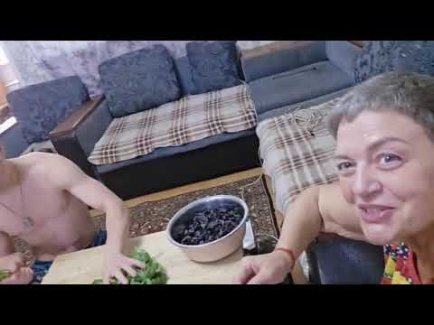 Видео: Заготовки продолжаются.  Базеликовый соус.  Варенье из сливы