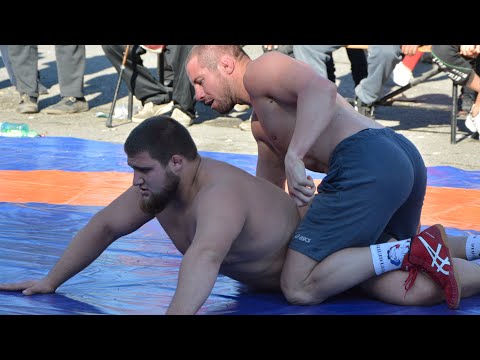 Видео: Георги Иванов победи по точки Милан Благоев