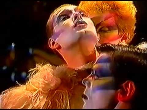 Видео: Фрагмент спектакля "Служанки" (1988)