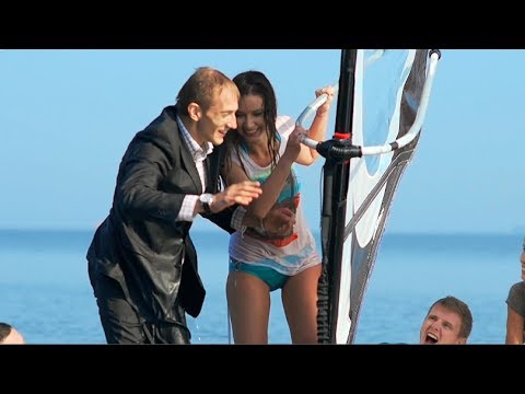 Видео: Хорошо там, где друзья