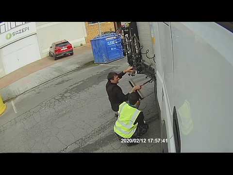 Видео: СТАЖЁР без ОПЫТА ПЕРВЫЙ РАЗ задним ХОДОМ в АНГАР в Испании.