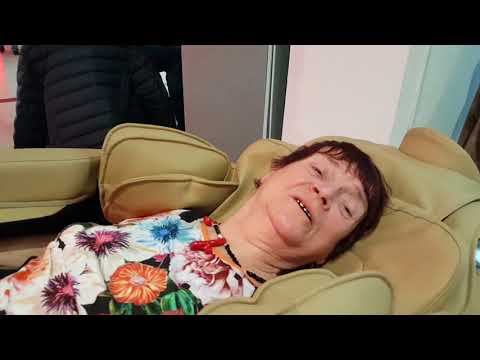 Видео: Первый раз массаж и первый раз ест суши