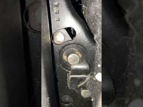 Видео: Не снимаются задние сиденья Чери Тиго т11 Chery Tiggo t11 (12год)