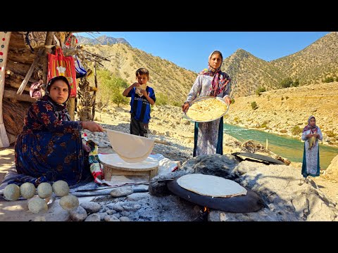 Видео: Кочевая жизнь: одинокие девушки-кочевницы пекут традиционный кочевой хлеб, ловят рыбу в дикой реке Х