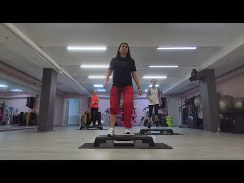 Видео: СТЕП АЭРОБИКА ЦЕЛАЯ ТРЕНИРОВКА / STEP AEROBICS