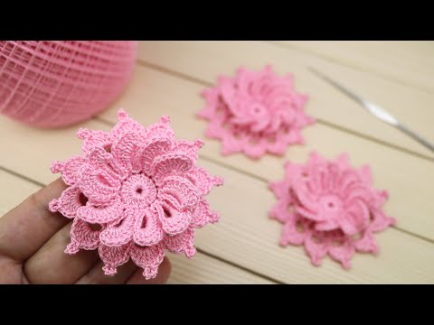 Видео: Вязание крючком ПРОСТОЙ ЦВЕТОК с объёмной серединкой МАСТЕР-КЛАСС по вязанию How to crochet a flower