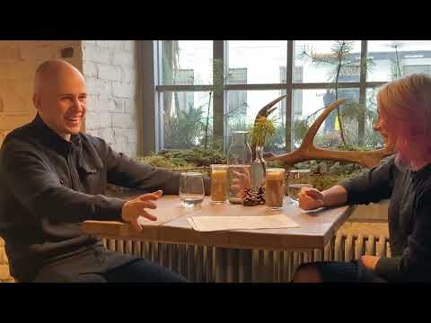 Видео: Золотые томаты, благородная гречка и Мишлен: интервью с Никитой Подерягиным, (ex) шефом Bjorn