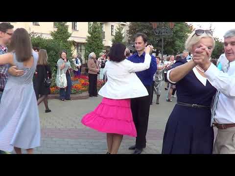 Видео: Ах, это танго на улице! СМОТРИМ!!!