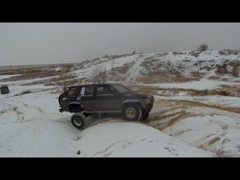 Видео: Универсал едет лучше внедорожников?! Carib против Pajero и Terrano. OffRoad