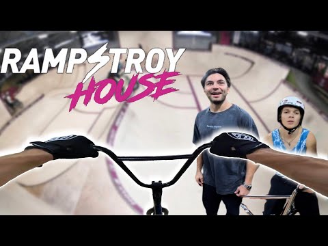 Видео: От первого лица на BMX в самом большом скейтпарке - RAMPSTROY HOUSE !!!