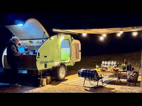 Видео: КЕМПИНГ С ПРИЦЕПОМ АВТОДОМОМ У ОЗЕРА В ПОЗДНЮЮ ОСЕНЬ