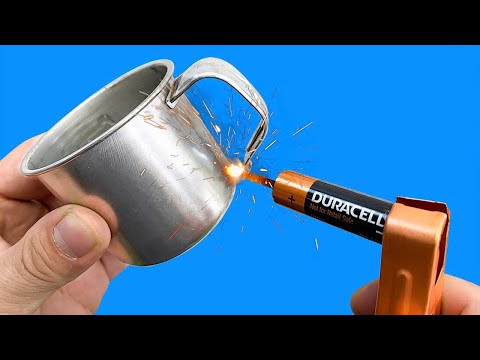 Видео: Утилизируйте использованные батарейки! Как сделать простой сварочный аппарат от аккумулятора 1,5 В