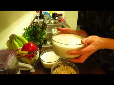 Видео: Сыроедение. Соевое молоко в домашних условиях.