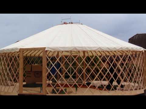 Видео: 10/2016 - Stavba jurty / Yurt installation / Как это сделано - Юрта / 蒙古包安裝 /