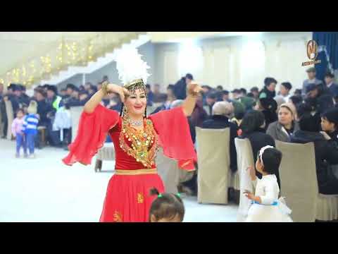 Видео: Каримбой Рахмонов Шовотда чиройли кушиклар билан даврага файз киритди.