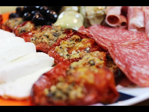 Видео: Как сицилиец Франко готовит ВЯЛЕНЫЕ ПОМИДОРЫ в Лондоне. #готовимсфранкоимартой#вяленыепомидоры#
