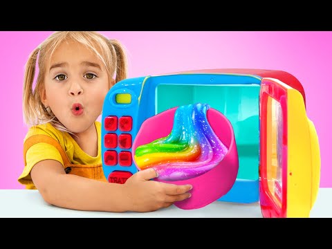 Видео: Алиса учит цвета с помощью лизуна