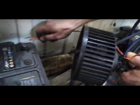 Видео: Рено Меган 2. Снятие вентилятора печки на Рено Меган 2.