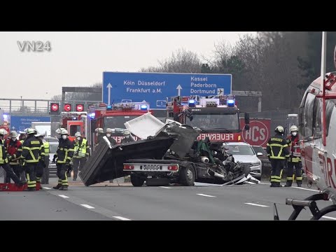 Видео: 23.03.2021 - ВН24 - Маленький бортовой грузовик сталкивается с полугрузовым спасательным вертолетом