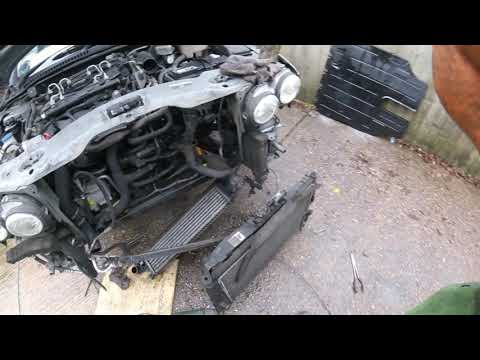 Видео: How to remove front radiator Jaguar/Как снять передний радиатор Ягуар