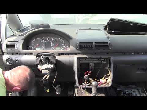Видео: Volkswagen Sharan 2002 Приборка  . Как снять панель приборов ?