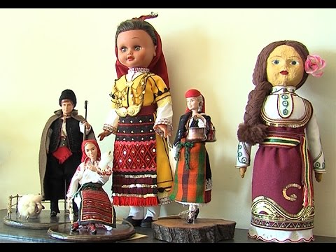 Видео: Майсторки на народни носии за кукли