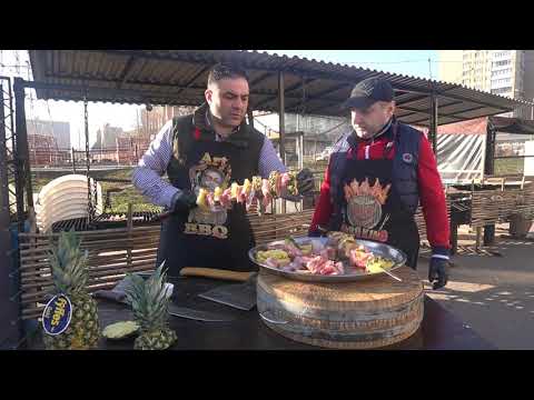 Видео: Шашлык по азиатски(свинина с ананасом)необычно,но реально очень сочно и вкусно.