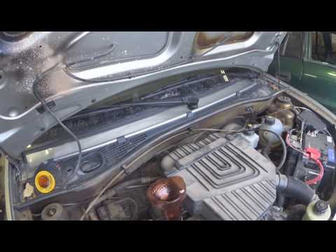 Видео: ЗАМЕНА МАСЛА в двигателе ЛАДА ЛАРГУС 1,6 8v, ДАЧА ЛОГАН, Shell Helix Ultra 5W 40