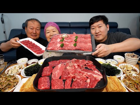 Видео: Hanwoo, корейская говядина на гриле с приправленным зеленым луком - кулинарное шоу Mukbang