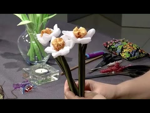 Видео: Гламурные нарциссы к празднику. Шьются очень легко!