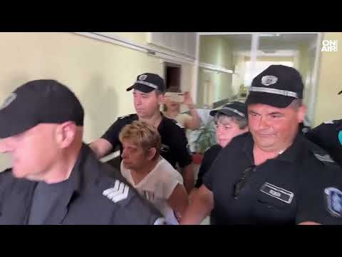 Видео: Ръководителят на "Дома на ужасите" в село Ягода остава за постоянно в ареста