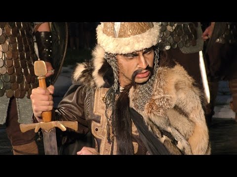 Видео: Прабългарска школа за оцеляване Бага-Тур - възстановка на Античния форум в Стара Загора