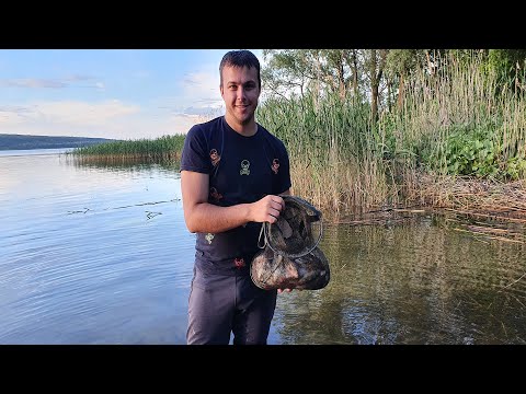 Видео: РЫБАЛКА С ЛОДКИ НА ОСКОЛЕ. СЕМЕЙНЫЙ ОТДЫХ. НАЛОВИЛИ ПЛОТВЫ.