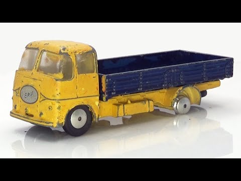 Видео: Реставрация модели грузовика Corgi ERF 1963 года. Изготовление реплики груза.