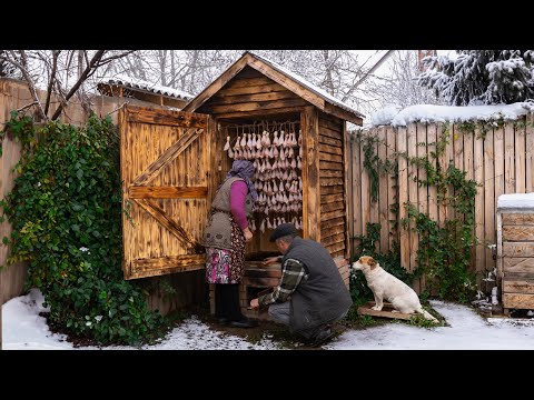 Видео: Выпал Первый Снег | Куриные Ножки Горячего Копчения по-деревенски