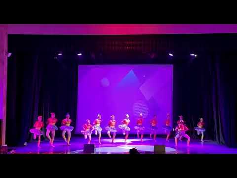 Видео: "На дитячому майданчику"