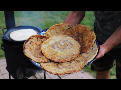 Видео: ЛЕПЕШКИ С МЯСОМ И КАРТОФЕЛЕМ НА ОГНЕ