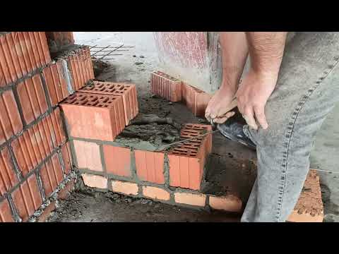 Видео: Кирпичная кладка в кирпич. вертикальная штраба,