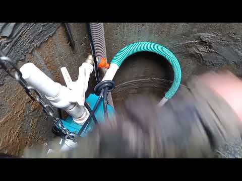 Видео: Скважина в колодце.