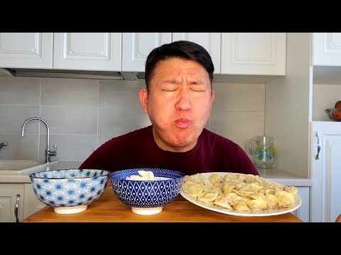 Видео: МУКБАНГ ДОМАШНИЕ ПЕЛЬМЕНИ САЛАТ ИЗ КАБАЧКОВ mukbang dumplings не АСМР