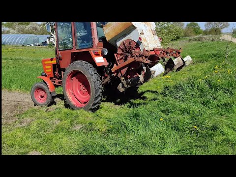 Видео: Трактор Т-25 🥔 двухрядная картофелесажалка / sadzenie ziemniaków t-25/ посадка картошки SA2-074