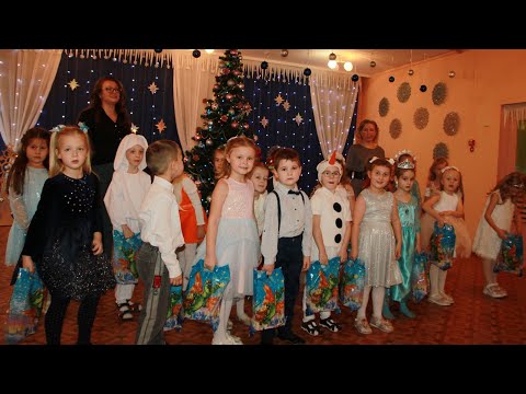 Видео: Новогодний утренник 2023.12.19 (8 группа)