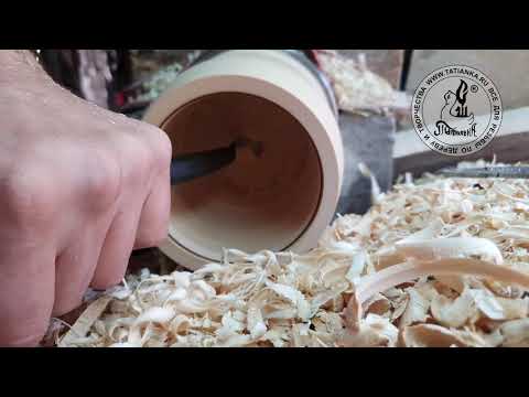 Видео: Russian Wood Turning: Honey Pot / Бочонок для меда на токарном станке