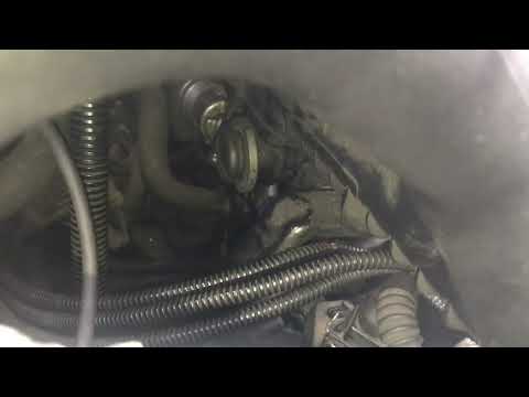 Видео: BMW E39 M52 удаление КВКГ и откуда в масле песок!