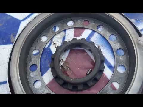 Видео: Ремонт трактора Т-4А, начинаем собирать конечные передачи...