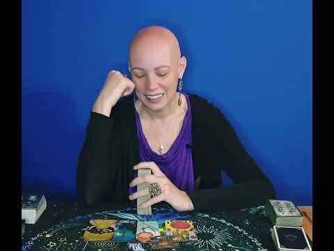 Видео: Вертикаль Таро онлайн: Мысли, чувства и действия загаданного человека