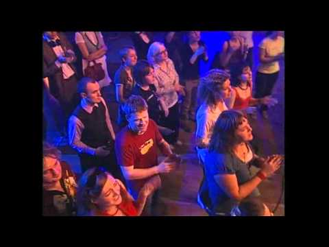 Видео: Паша  Чехов  и гр.  клуб "Цистерна"  - Ритмы окон   Live