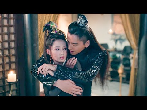 Видео: Двоедушие! Он ведет себя так, будто ненавидит меня, но потом хочет спать со мной, когда дома.