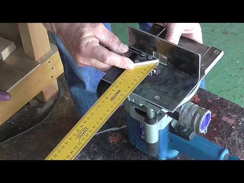 Видео: Как сделать  на ручном  фрезере  приставку для присадки.
